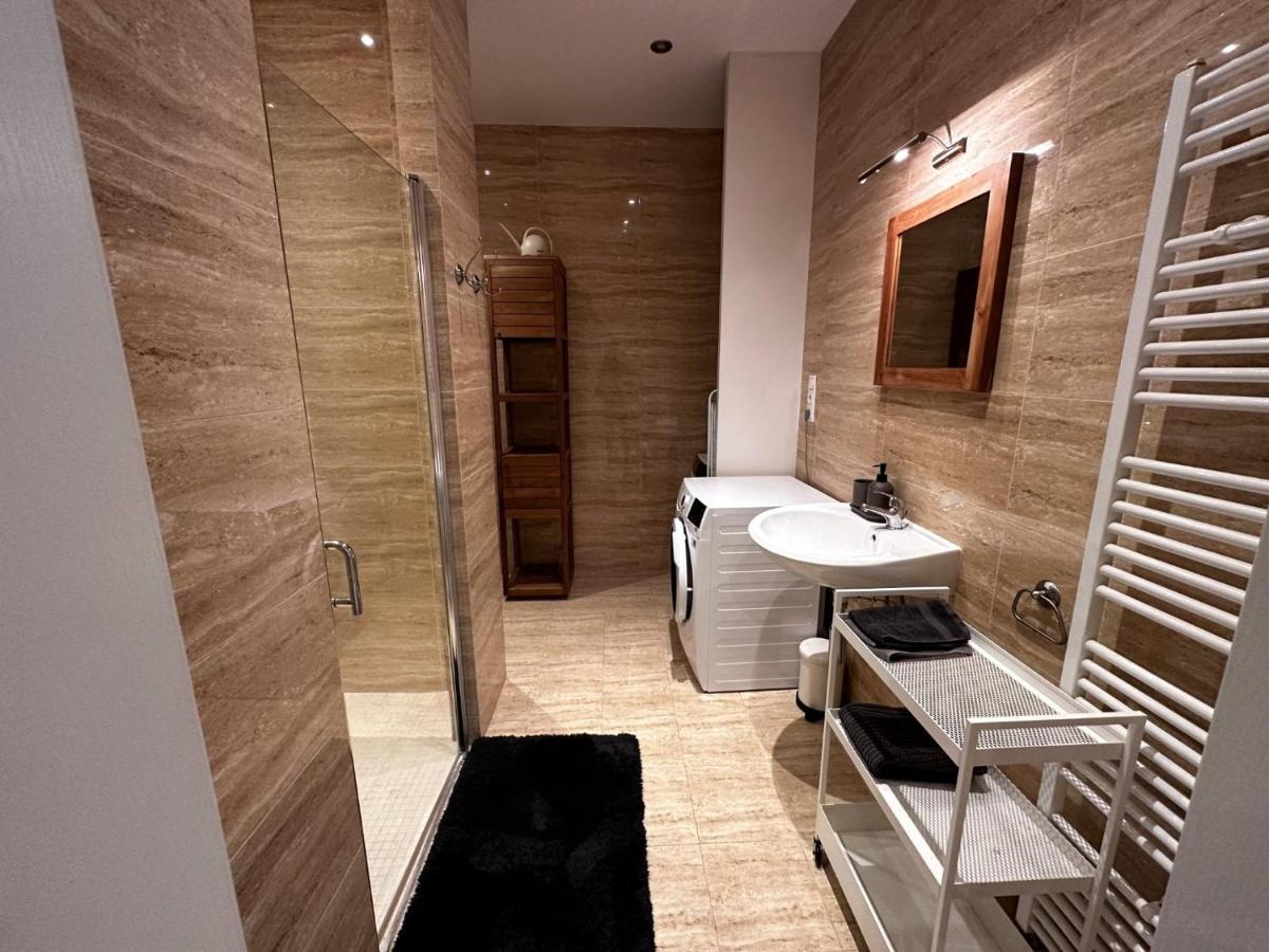 Gorkeho Apartment In City Centre Pressburg Exterior foto