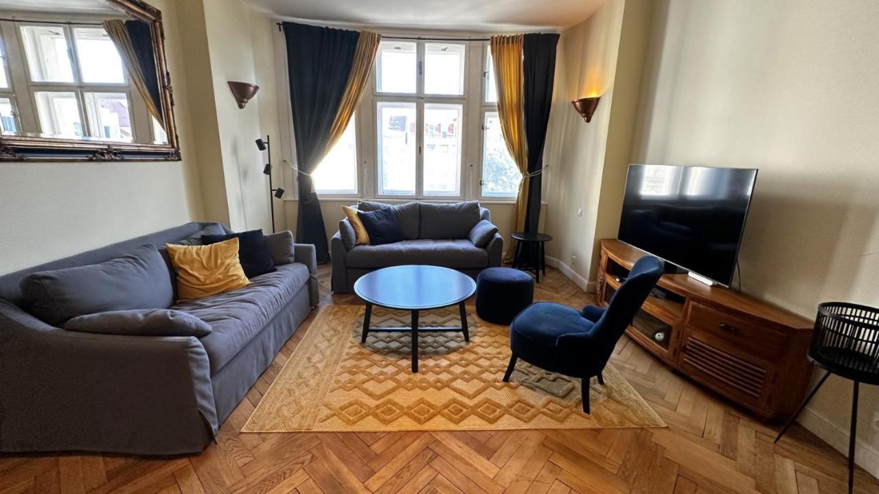 Gorkeho Apartment In City Centre Pressburg Exterior foto